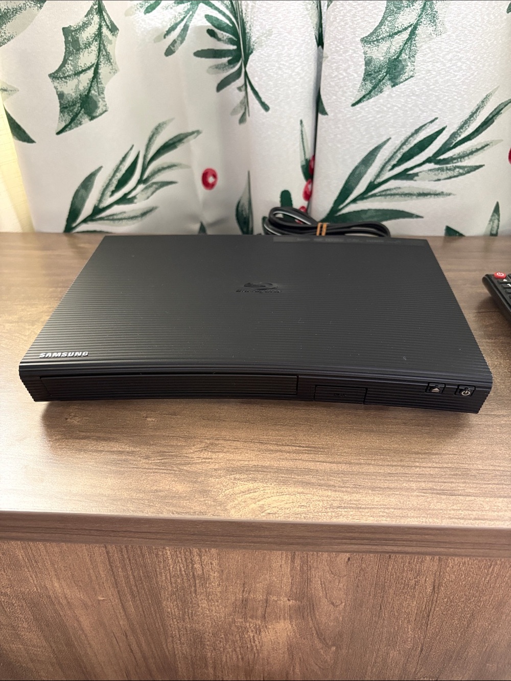 Samsung BD-J5100 DVD/Blu-ray Disc Player